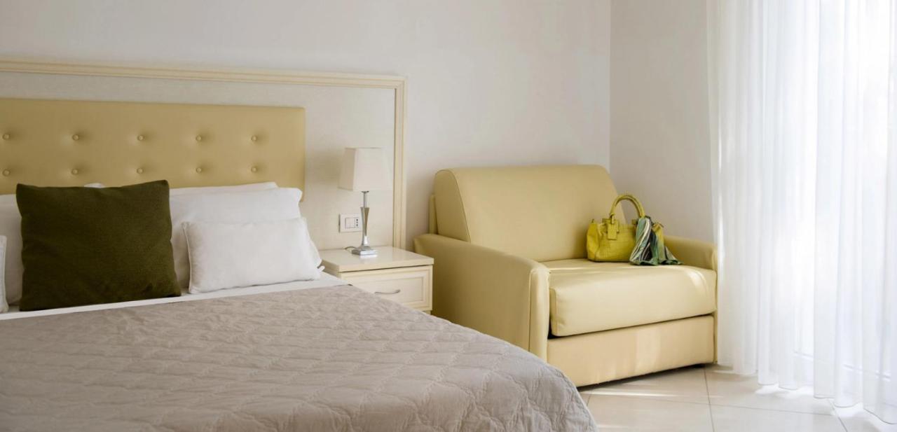 Residence Suite Smeraldo Riccione Exterior photo