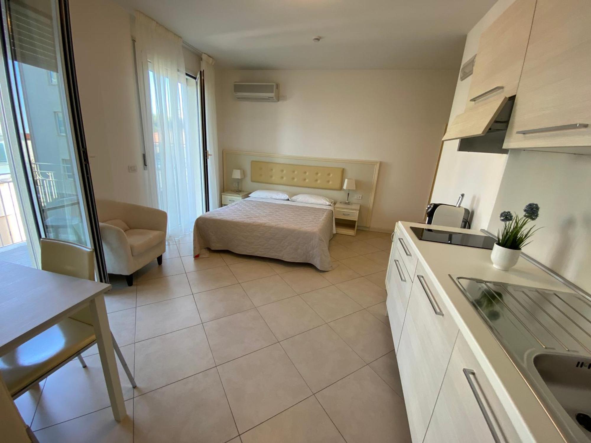 Residence Suite Smeraldo Riccione Exterior photo