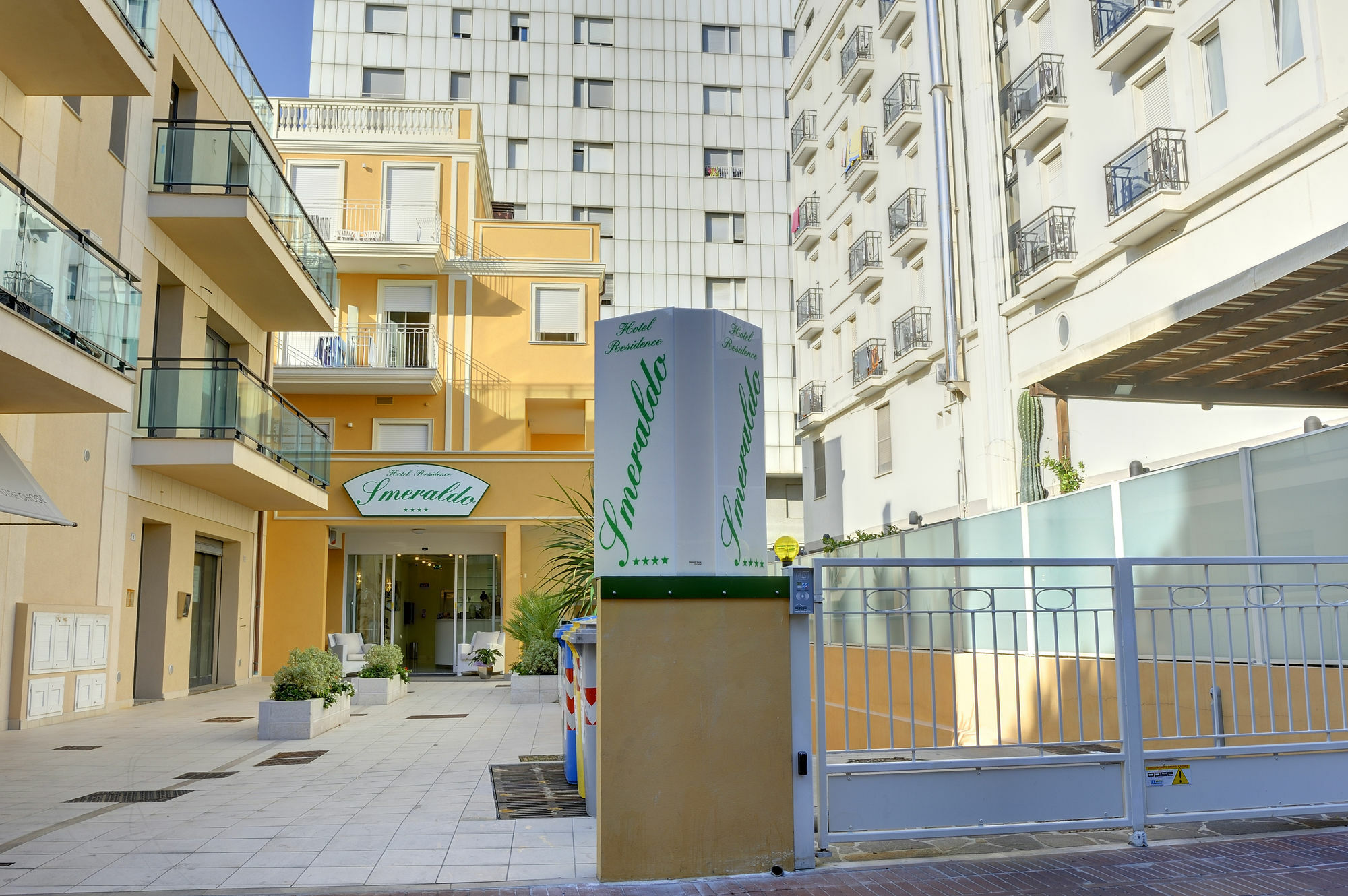 Residence Suite Smeraldo Riccione Exterior photo