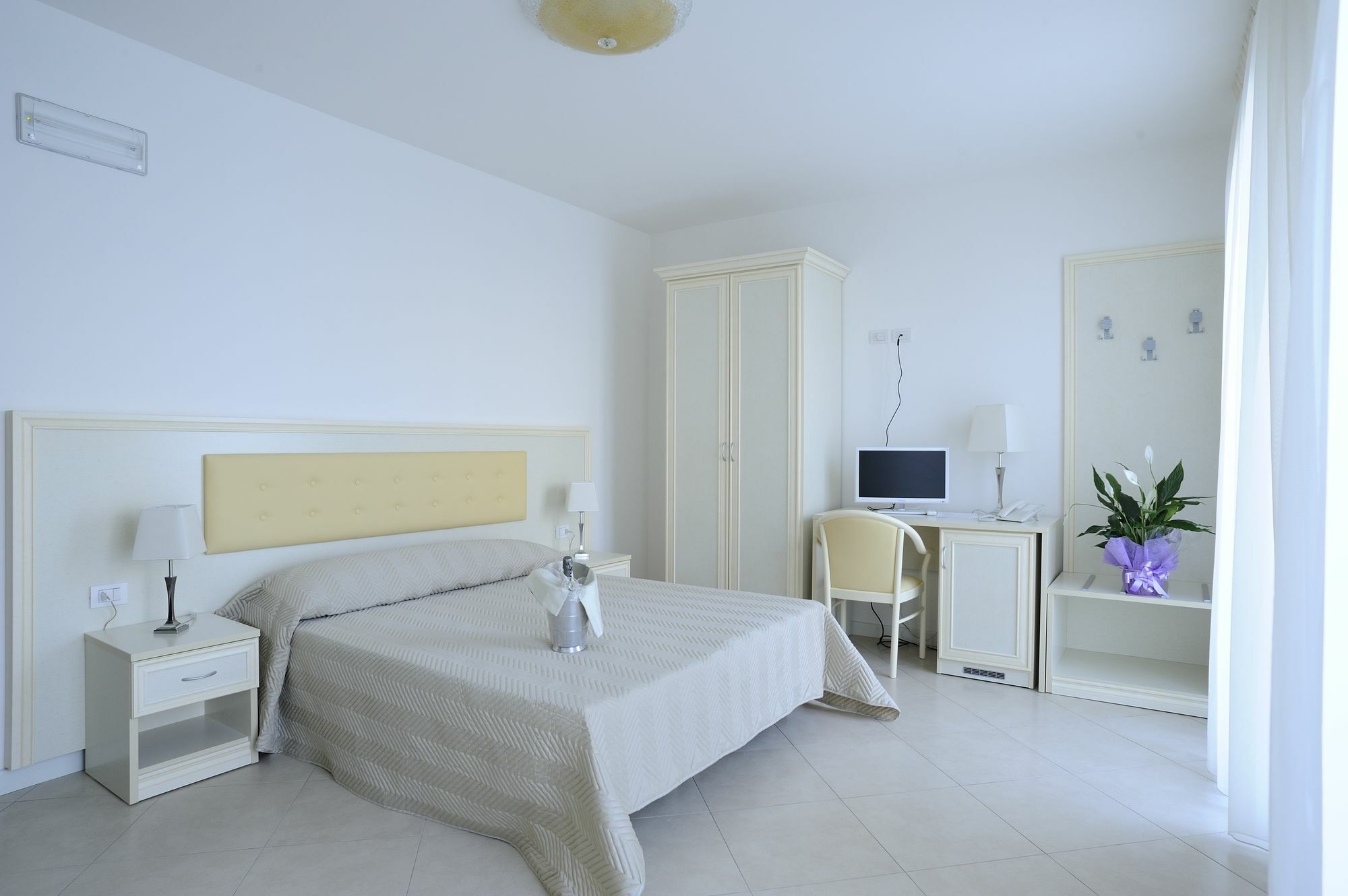 Residence Suite Smeraldo Riccione Exterior photo